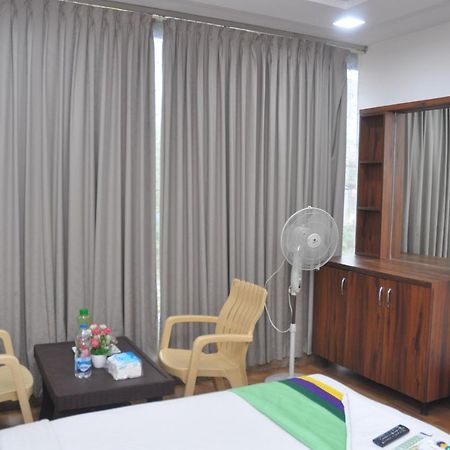 J C Comforts Hotel Bangalore Exterior photo