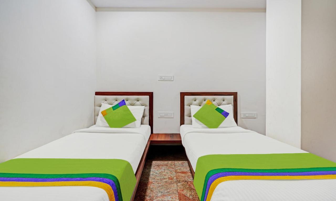 J C Comforts Hotel Bangalore Exterior photo