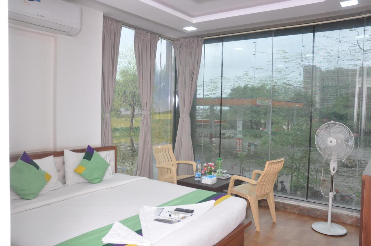 J C Comforts Hotel Bangalore Exterior photo