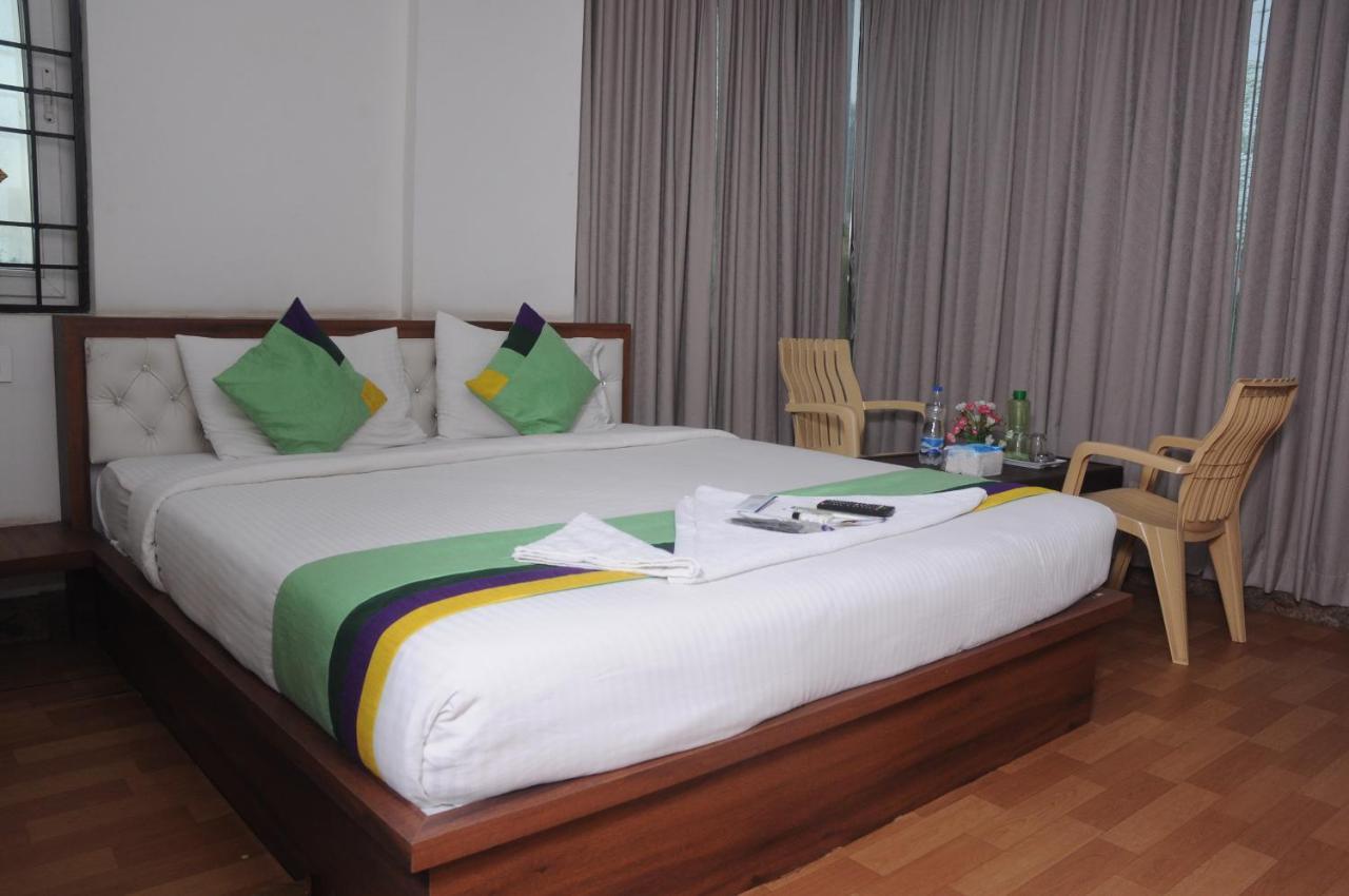 J C Comforts Hotel Bangalore Exterior photo
