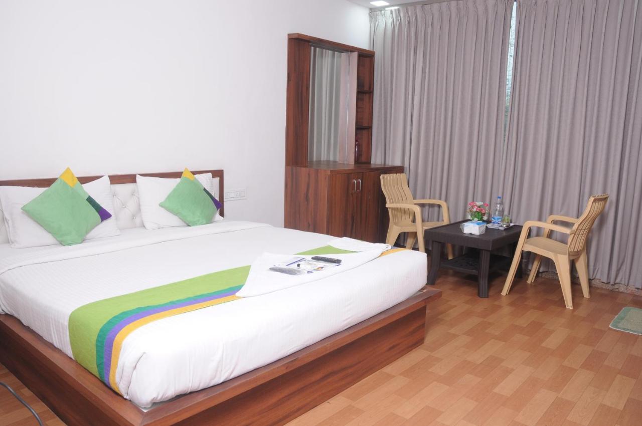 J C Comforts Hotel Bangalore Exterior photo